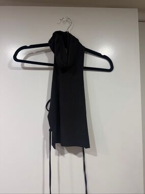 SCK the label size 6 (small) open back criss cross black top